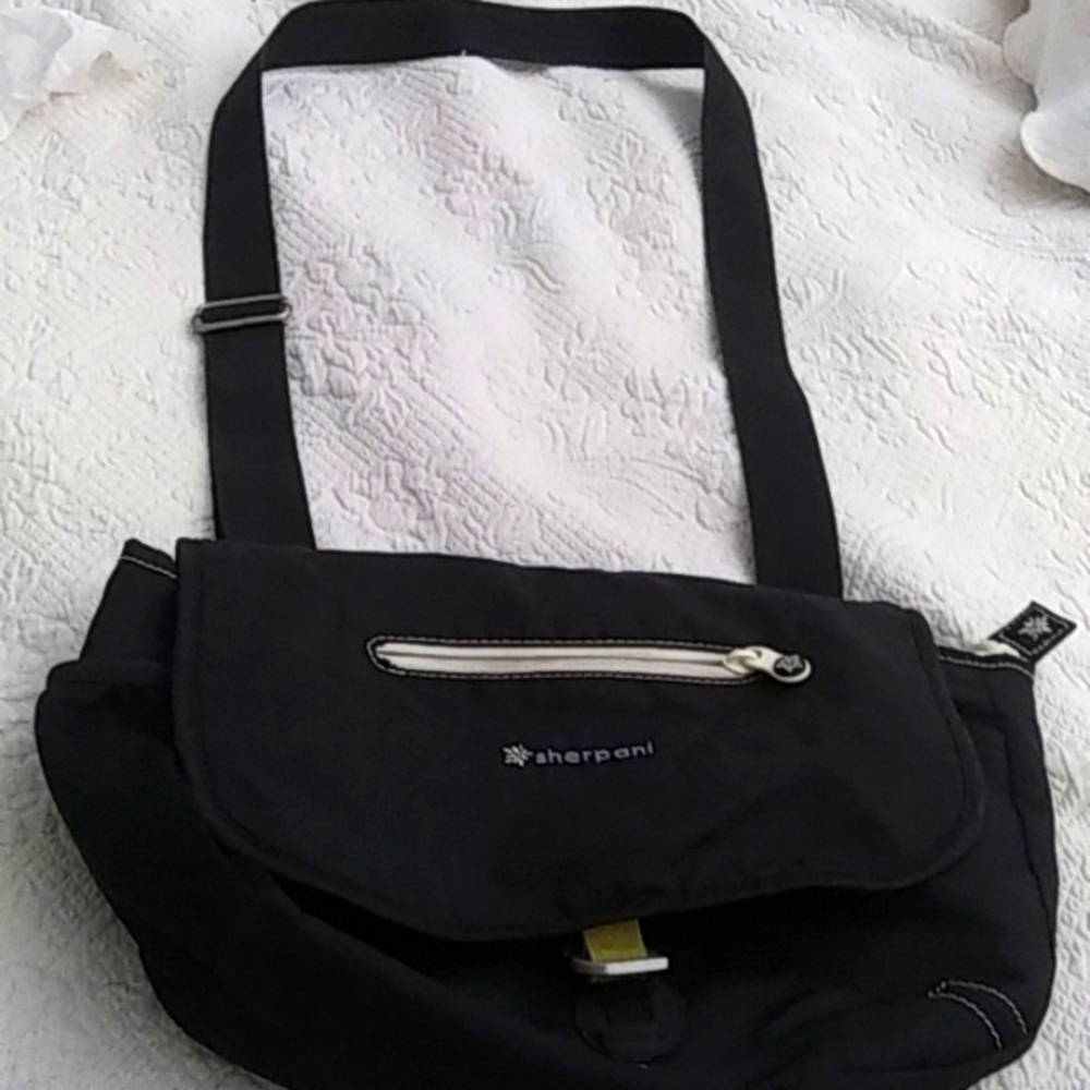 Woman's Black Sherpani crossbody handbag All material with metal slip closure